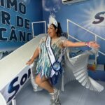 Fabiana Karla Instagram - Cheguei aqui no Galo da madrugada pra assumir o meu Reinado de RAINHA DA REFRESCÂNCIA com SORRISO! É um prazer estar nessa festa na minha terra e poder distribuir muito sorriso e alegria com para meu povo! 💙 @sorrisobrasil #SorrisoNoGalo #ExpeciAHlista #EspeciAHlistaemRefrescancia #publi Galo da Madrugada