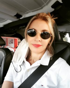 Fatima Khair Instagram - اليوم التعليم الحضوري في المدارس بالنسبة لبعض التلاميذ الله يحميهم خصوصا مع فصل الخريف ومع استمرار فيروس كورونا ما تنساوش التعقيم والكمامة والتباعد الله يحفظ البلاد والعباد