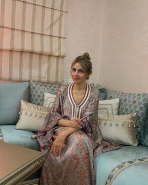 Fatima Khair Instagram - كن صديق نفسك قبل أن تكون للآخرين ففاقد الشيء لا يعطيه وكل ما تحتاجه هو موجود بداخلك صباحكم أمل و ثقة بالله 🌷#طاقة_إيجابية #تدريب