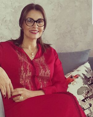 Fatima Khair Instagram - كنتمنى التوفيق لكل المترشحين والمترشحات لاجتياز إمتحانات البكالوريا لهذه السنة في كل أنحاء المغرب بلا شك الظروف ديال التحضير كانت شوية صعيبة بسبب وباء كورونا ولكن إن شاء الله يكون النجاح من نصيبكم وتحية كبيرة للآباء والأمهات اللي سهروا على راحة أولادهم في هاد الفترة الله يفرحكم بهم وحظ موفق للجميع يارب 👍❤
