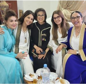 Fatima Khair Instagram - شكرا لالة خديجة على الكرم والمحبة والعطاء المتواصل الله يمتعك بالصحة والسلامة ويحفظك لعائلتك وكل محبيك يارب 🤲❤@khadijaassadofficiel @samia_akariou @hayatjabrane @hikmateofficial