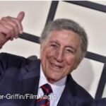 Fran Drescher Instagram - Tis w/ gr8 sadness, we say farewell to the late great Tony Bennett. He exemplified a person who was good as gold, sweet like sugar & a deeply feeling, empathic human being. I wish more had the stuff you were made of Tony. RIP 🙏