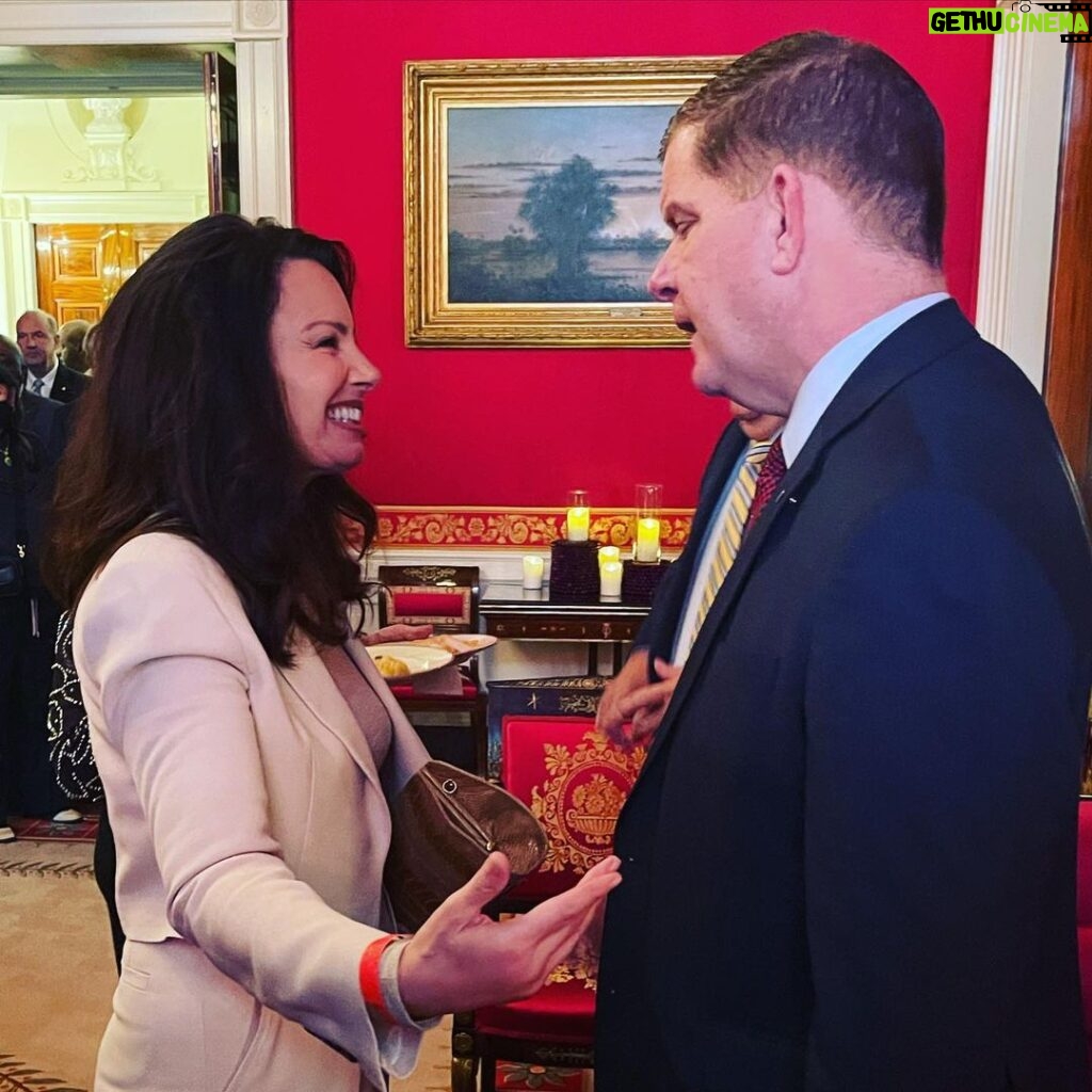 Fran Drescher Instagram - At The White House speaking with the Secretary of Labor!