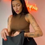 Gabrielle Prado Instagram - Já que vocês amaram o reels do #cabinedaprado e @lovito_br, marca exclusiva de roupas e acessórios da @shopee_br segue mais detalhes das peças pra vocês! lembrando que tem cupom: GABIPLOV qual cor de cropped você gosta mais?! Lovito. A moda de agora. Exclusiva na Shopee. #publi