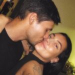 Gabrielle Prado Instagram - thiago é daquele tipo de amor que nas suas orações você pediu a Deus. daquele tipo de amor que o tempo é só um detalhe em meio a tanta intensidade. thiago é de um amor leve, apoiador, respeitoso, de muita tranquilidade e te faz respirar aliviada. ele é aquele tipo de amores que até te fazem duvidar se merece tanto. thiago é a minha escolha de todos os dias. juntos transbordamos sonhos. eu te amo, te escolho e permaneço, sempre. 🦕 São Paulo, Brazil