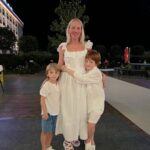 Galina Bob Instagram - В догонку ко вчерашнему посту скажу,что многие угадали,почему в этот раз отпуск в 20 дней показался мне длиннющим😂😂😂 Да,да,да, никто не заболел,прикиньте🤪🤪🤪 Это просто из области фантастики🔥 Аптечка оказалась не тронутой😁 Всё ограничилось двухдневной акклиматизацией для Маргаритки … это ли не радость для любой мамы😍 А ведь это Турция, куча бассейнов, из которых дети не вылезали…Короче, я в шоке и в восторге🤪🤪🤪 А у вас как обычно проходит отдых с детками? Просто у нас такое впервые, поэтому и решила поделиться☺️