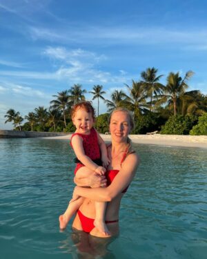 Galina Bob Instagram - Делюсь с вами самым сокровенным- своими эмоциями🥰🥰🥰🥰🥰 без фильтров и преукрашивания😄 
Какая фотка самая-самая?😁
