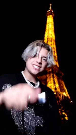 Gavin Magnus Instagram - Caught a vibe on this 1🖤 comment are you ready for the MV? #rap #hiphop #justme