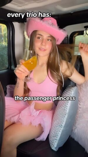 Gavin Magnus Instagram - share if you are #1, comment if you are #2 + like if you are #3 👑🩰🥂

#car #princess #friends