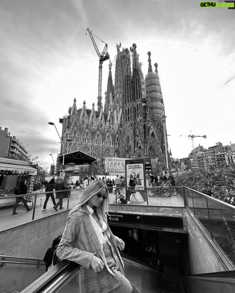 Giovanna Chaves Instagram - 📍 sagrada família Barcelona, España