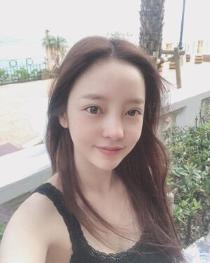 Goo Ha-ra Thumbnail - 158.8K Likes - Most Liked Instagram Photos