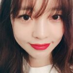 Goo Ha-ra Instagram - 점점 말을 아끼게 된다. 굳이 무언가를 시작하기에 앞서 포부를 밝히는일도 조심스럽다 나에게 부담감만 더 가중할뿐이었다 예전에 잘 풀릴거라 자부했던 일이 엎취락뒤치락하다가 배배 꼬여 망한적이 있었다 애초에 아무말도 안했으면 좋았을텐데 후회한들 내뱉은 말을 다시 주워 담을수는 없었다 그 후부터는 자연스레 앞날의 계획을 세세 하게 말하지 않게 되었다 #책중에서