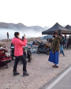 Griselda Siciliani Instagram - B A R D O Algunas imágenes detrás de una de las escenas y el recuerdo de ver amanecer en el desierto durante una semana con todo el equipo 🙏🏻🙌🏻🤍 16 de diciembre @bardomovie en @netflix