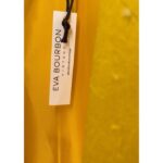Griselda Siciliani Instagram - Permiso para presumir mi saco💛 de @evabourbonvintage #modacircular #vintage #modasustentable Madrid, Spain