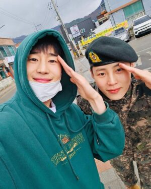 Ha Sung-woon Instagram - 먼 길 와줘서 고맙습니다💜🫡