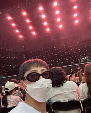 Ha Sung-woon Instagram - 꿈같았는데 오늘 꿈에 나왔습니다..
#늦었지만 #브루노마스 #감사했습니다