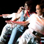 Hande Yener Instagram - Malazgirt Konseri 🤍 Orkestra @umitkuzer @ozansariboga @arikansirakaya @merttug @batuakalin @naztaskinbas @idilagaoglu Teknik @grozmusic Saç : @mehmettiren Makyaj : @akinstayn Kostüm : @alexandermcqueen @alexanderwangny Fotoğraflar : @kadirgures Koreograf @mertbalturk Dansçılar @mertbalturk @izmirtenim @gulogluburcu @katiaornella @efetankiz @toygun.klnc @asenamiryan