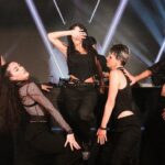 Hande Yener Instagram - Dün 🤍⚡️ Saç : @mehmettiren Makyaj : @akinstayn Fotoğraflar : @kadirgures Koreograf @mertbalturk Dansçılar @mertbalturk @izmirtenim @gulogluburcu @katiaornella @efetankiz @toygun.klnc @asenamiryan