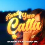 Hande Yener Instagram - Çatla teaser..! Video klip bugün saat 19.00 da yayında 💖 Söz&Müzik @gencoecer Düzenleme @misha.muzik Yönetmen @tepki Görüntü yönetmeni @gokhanatiktir Saç @mehmettiren Makyaj @birceselcik_mua Styling @asyakoksalozkan Dansçılar @mertbalturk @efetankiz @toygun.klnc @izmirtenim @gulogluburcu @asenamiryan
