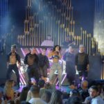 Hande Yener Instagram - Kıbrıs 🩵 #ft @caginkulacoglu Saç @mehmettiren Makyaj @akinstayn Video&fotoğraflar @kadirgures Koreograf @mertbalturk Kostüm @area Dansçılar @izmirtenim @gulogluburcu @gulceozbatur @efetankiz @toygun.klnc