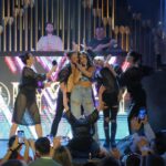 Hande Yener Instagram - Kıbrıs 🩵 #ft @caginkulacoglu Saç @mehmettiren Makyaj @akinstayn Video&fotoğraflar @kadirgures Koreograf @mertbalturk Kostüm @area Dansçılar @izmirtenim @gulogluburcu @gulceozbatur @efetankiz @toygun.klnc