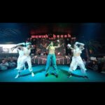 Hande Yener Instagram - Dün @mawishbeach 💫🤍 #ft @caginkulacoglu #hophop Saç : @mehmettiren Makyaj : @akinstayn Video : @kadirgures Koreograf @mertbalturk Dansçılar @izmirtenim @gulogluburcu @katiaornella @efetankiz @toygun.klnc @asenamiryan