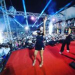 Hande Yener Instagram - Dün @arenaclubavsa #ft @caginkulacoglu Saç @mehmettiren Makyaj @akinstayn Fotoğraflar @kadirgures Dansçılar @efetankiz @toygun.klnc @kaya.godfrey @izmirtenim @gulogluburcu