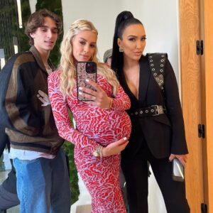 Heather Rae El Moussa Instagram - The trio you never expected… but always wanted ❤️‍🔥 Selling Sunset season 7 is out now & you’ll get to peep me in a few scenes with these two @joshrichards @bre_tiesi 👀 

Everything happens how it’s meant to 🤍….. And we all have a plan. 
It’s bittersweet to not be a part of SS anymore. But I do know that good or bad I wouldn’t change the experiences I had. 
Let the drama begin 😳
I’ll be no part of it ✌🏻 
Thank you -> next 🙏🏻
