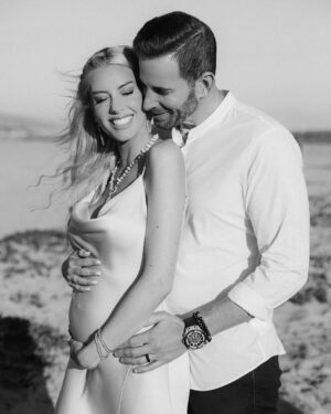 Heather Rae El Moussa Instagram - Surprise!!! Baby El Moussa coming early 2023!! 🤍