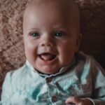 Hillary Vanderosieren Instagram - Je t’aime à vie mon fils 💙 Ma famille d’amour 💙 Joyeux 5 mois 🎉💙 Paris, France