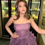 Himanshi Khurana Instagram - 🔮 💄 @kashish_art 💇‍♀️ @s.rajkaushal 👗 @milla 💍 @urbanmutiyar 👠 @ysl