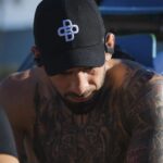 Ilia Topuria Instagram - Me he despertado siendo un auténtico @oblackcaps, rompiendo récords. Siendo único, siendo diferente. 🖤 #Oblack #DestacaConOblack Alicante, Spain