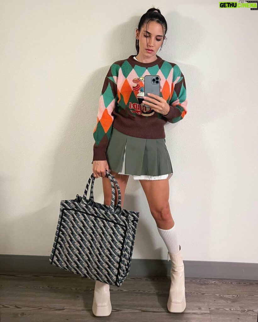 India Martínez Instagram - quién quiere canciones nuevas…? 🌮🎶🎙🍭🍬 Mexico City, Mexico