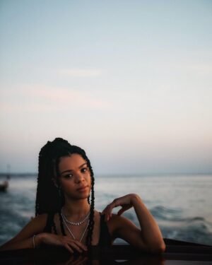 India Ria Amarteifio Instagram - Gorgeous Venice, with @armanibeauty ✨

Make Up @joyadenuga 
Using @armanibeauty 
#venezia80 

@hollyevawhite @dionnesmithhair

@iona.wolff