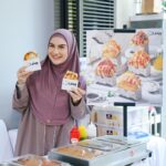 Irish Bella Instagram - Alhamdulillah di bulan Ramadhan bisa terus menjaga silaturahmi dan belajar bersama keluarga juga teman-teman dengan mengadakan kajian di rumah ✨ Semoga kita semua mendapat kasih dan ampunan dari Allah SWT di bulan ramadhan ini dan terus belajar untuk lebih mencintai-Nya 🤍 Catering by @yani.wedding Martabak Aci Lumer & keju aroma by @lokasaji Toast bread by @lavaxtoast.official Jajanan hits jakarta by @rotibakarpisang_santa Glitter tea by @teatwo.official Bolu Chiffon by @ngemil_bolu Air Mineral @jiwater.id Endorsment arranger by @amra_organizer