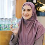 Irish Bella Instagram - Alhamdulillah di bulan Ramadhan bisa terus menjaga silaturahmi dan belajar bersama keluarga juga teman-teman dengan mengadakan kajian di rumah ✨ Semoga kita semua mendapat kasih dan ampunan dari Allah SWT di bulan ramadhan ini dan terus belajar untuk lebih mencintai-Nya 🤍 Catering by @yani.wedding Martabak Aci Lumer & keju aroma by @lokasaji Toast bread by @lavaxtoast.official Jajanan hits jakarta by @rotibakarpisang_santa Glitter tea by @teatwo.official Bolu Chiffon by @ngemil_bolu Air Mineral @jiwater.id Endorsment arranger by @amra_organizer