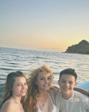 Isabella Tena Instagram - FIN.