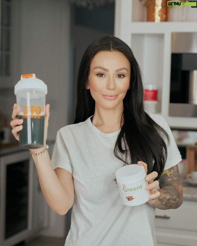 JWoww Instagram - Elevate your health with 310 Superfoods! 🌿🌟 Packed with 70+ superfoods, 12 essential vitamins and minerals, 10 probiotics, and digestive enzymes to help boost your immune, digestive, and gut health! Mix these into water or a 310 Shake for a tasty treat. Plus, they’re sugar-free and dissolve quickly! Use code JWOWW20 at 310nutrition.com for 20% sitewide ✨ #310Superfoods #NutritionBoost #HealthyLife