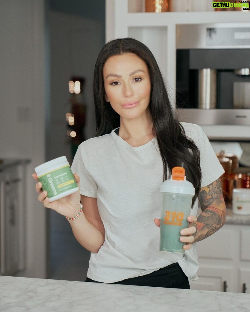 JWoww Instagram - Elevate your health with 310 Superfoods! 🌿🌟 Packed with 70+ superfoods, 12 essential vitamins and minerals, 10 probiotics, and digestive enzymes to help boost your immune, digestive, and gut health! Mix these into water or a 310 Shake for a tasty treat. Plus, they’re sugar-free and dissolve quickly! Use code JWOWW20 at 310nutrition.com for 20% sitewide ✨ #310Superfoods #NutritionBoost #HealthyLife