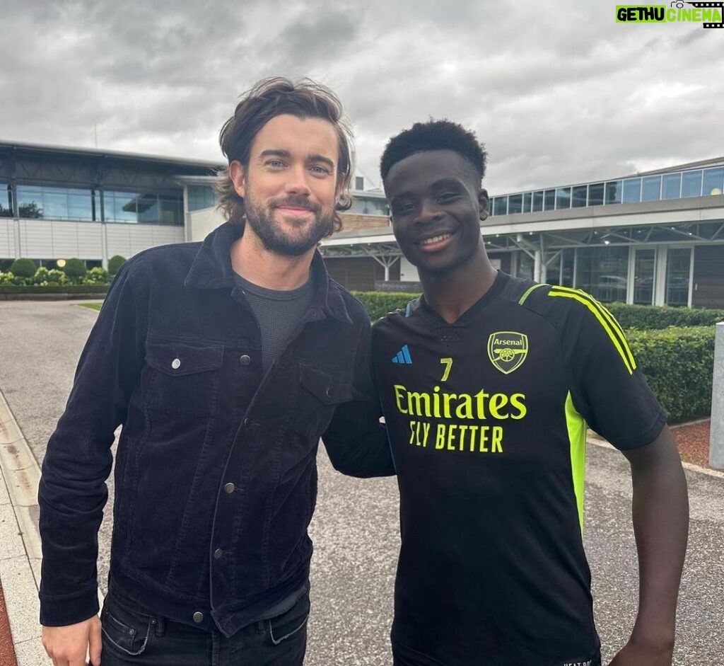 Jack Whitehall Instagram - Spent the day at the Arsenal training ground and bumped into @bukayosaka87 (I think I may have been in a fugue state and accidentally told him I loved him several times) #starboy London, United Kingdom