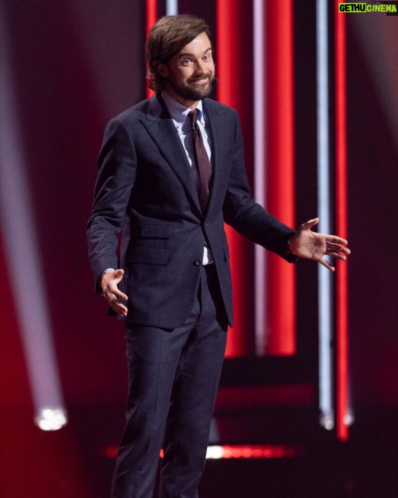 Jack Whitehall Instagram - Suited and booted for @justforlaughs last night. Such an incredible honour to be asked to host my own gala. I was a new face here 13 years ago, great to come back as a haggard old one. Had such a talented group of acts on the show with me too They all killed @mrstommylittle @melaniebracewell @arthursimeon @foilarmsandhog @jewdygold @zabrinadouglas @langstonkerman congrats to all of them. Catch the show on @cbc very soon. #justforlaughs Montreal, Quebec