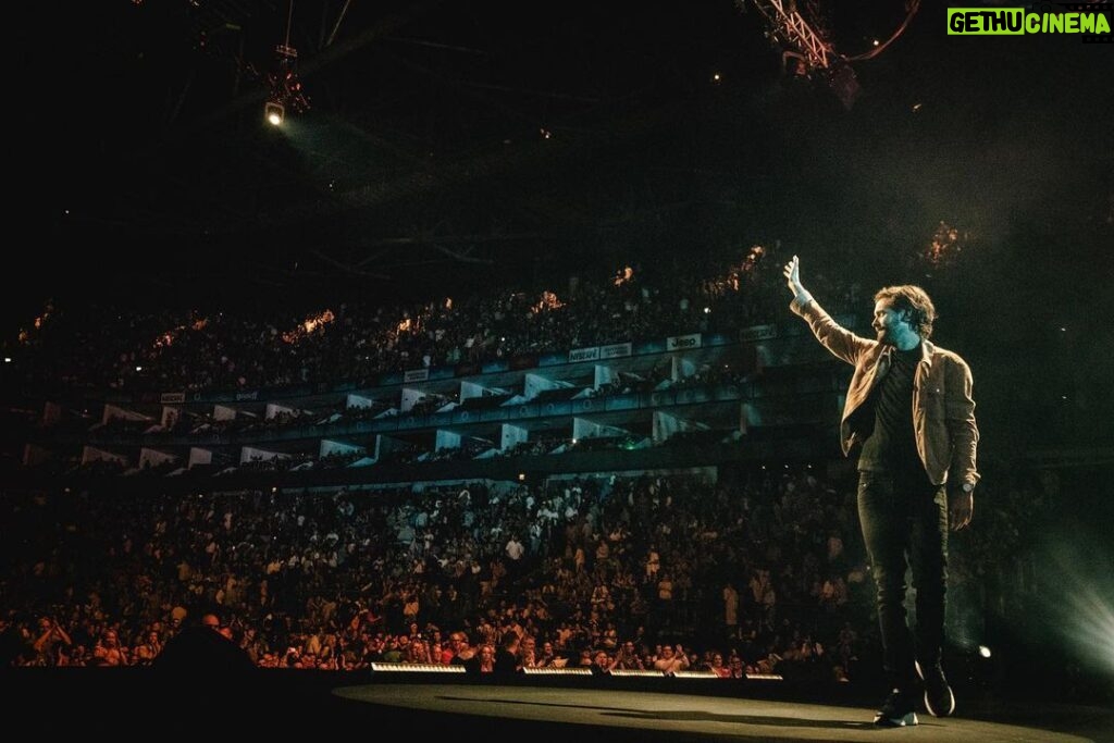 Jack Whitehall Instagram - Wow. Incredible first show. Had the filming crew in, sold out crowd of 17,000 people - although to be fair most of them where guest list as my mother invited every single person she’s ever met (old neighbours, people she was on boot camp with last week, my childhood nanny Miranda and Christopher Biggins) Not going to lie my bottom was flapping a bit before I walked on stage. We go again tonight 👊 (@hilarywhitehall only has 200 guests this evening) The O2