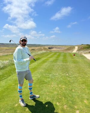 Jack Whitehall Instagram - Good to have an annual reminder that Golf is still very much not my sport at all. Love the clobber though.
#AllTheGearNoIdea