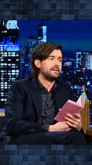 Jack Whitehall Instagram - Happy birthday @harrystyles from @jackwhitehall and The Tonight Show! #FallonTonight