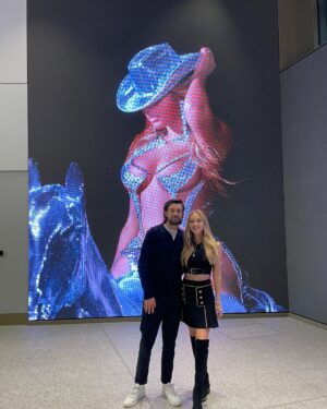 Jack Whitehall Instagram - Left nothing out there last night @roxyhorner . Shapes where thrown. I might sack off comedy and just audition to become one of Beyoncé’s backing dancers. #beyonce #renaissance