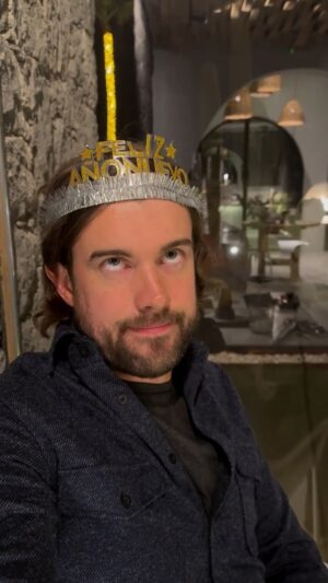 Jack Whitehall Instagram - All the couples in the restaurant handed New Years accessories. But my head is so massive @roxyhorner has to wear the top hat and I have to wear the tiara. Let’s start 2024 with some light humiliation.
Happy New Year my loves ❤️