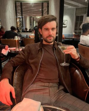 Jack Whitehall Instagram - Thought I looked really cool in this picture until Roxy pointed out I had a male camel toe.