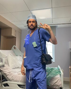 Jack Whitehall Instagram - Imagine coming into the world and this being the first thing you see. 😬