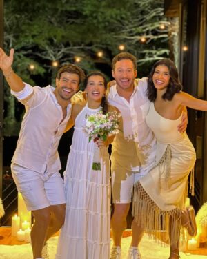 Jakelyne Oliveira Instagram - Não existem palavras para descrever a felicidade em fazer parte desse momento, sério, eu amo vocês e amo ver vcs felizes. Viva o amooooor, viva o casal doce e saaaal!! Deus abençoe grandiosamente a vida de vocês meus amigos, PARABÉEEEENS, viva os recém casados @natcasagrandecakes @daltonrangel 

#recemcasados