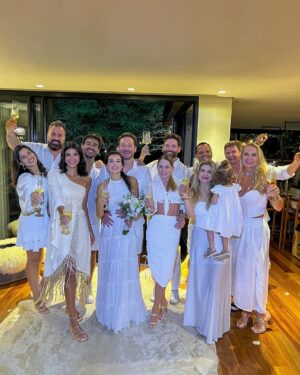 Jakelyne Oliveira Instagram - Não existem palavras para descrever a felicidade em fazer parte desse momento, sério, eu amo vocês e amo ver vcs felizes. Viva o amooooor, viva o casal doce e saaaal!! Deus abençoe grandiosamente a vida de vocês meus amigos, PARABÉEEEENS, viva os recém casados @natcasagrandecakes @daltonrangel 

#recemcasados